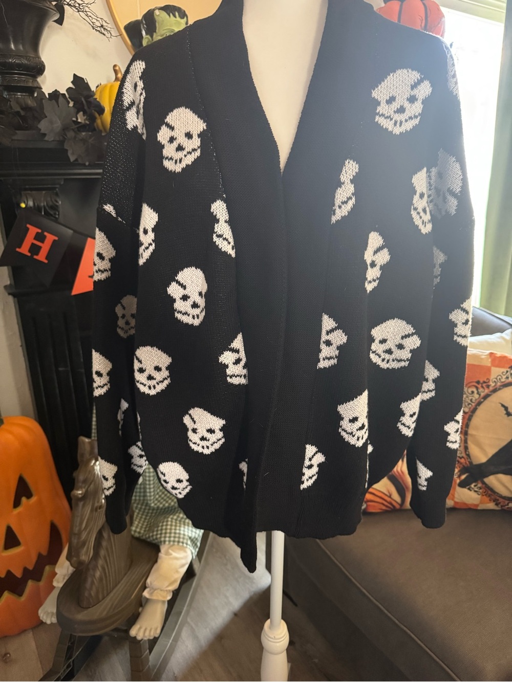 Black & White Skull Knit Cardigan Jacket  NEW